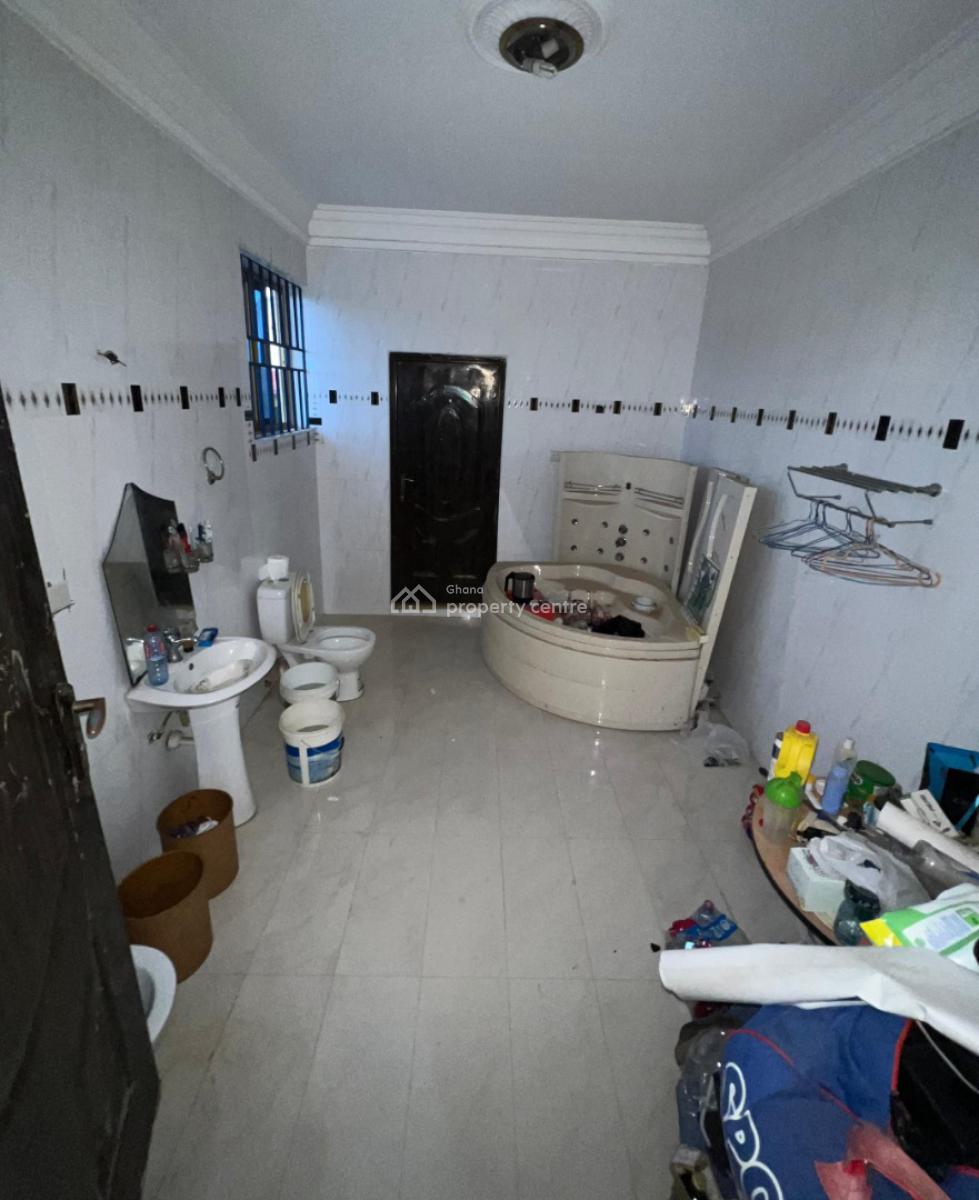 7 Bedrooms House with 1 Room Boys Quarter, Mccarthy Hill, Ga South Municipal, Accra, House for Sale