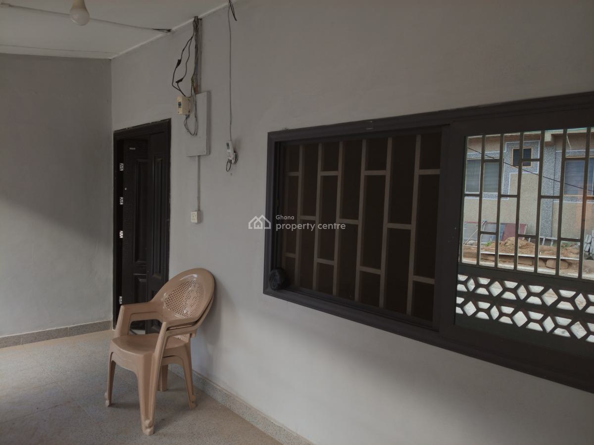 Renovated 3 Bedrooms Apartment, Kit Kat Down Area, Dansoman, Accra, Single Room Self Contained for Rent