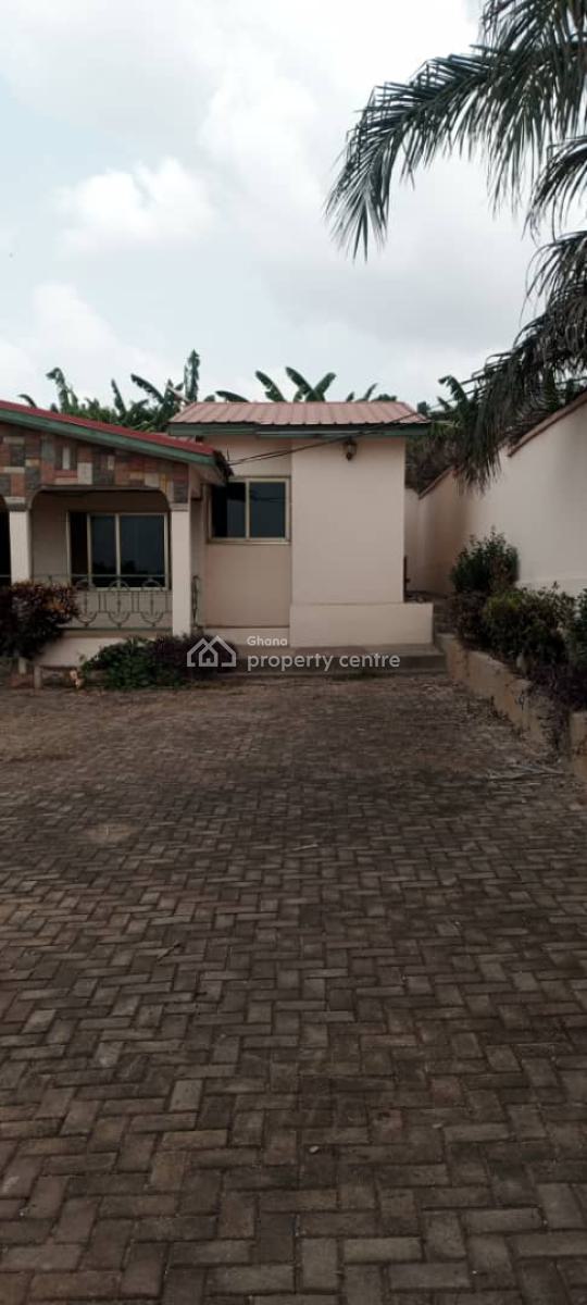 Titled 4 Bedrooms House, Montessori School Area, Gbawe, Ga South Municipal, Accra, Detached Bungalow for Sale