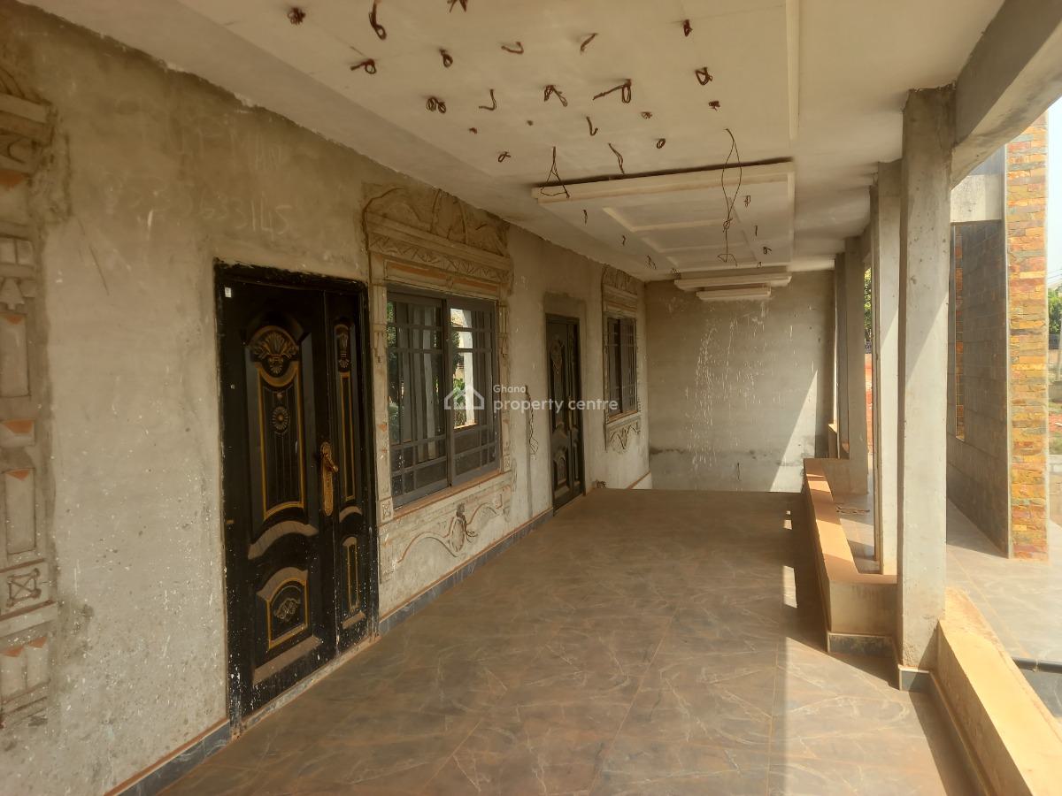 10 Bedrooms, Pakyi No 2. Santasi Road., Kumasi Metropolitan, Ashanti, House for Sale