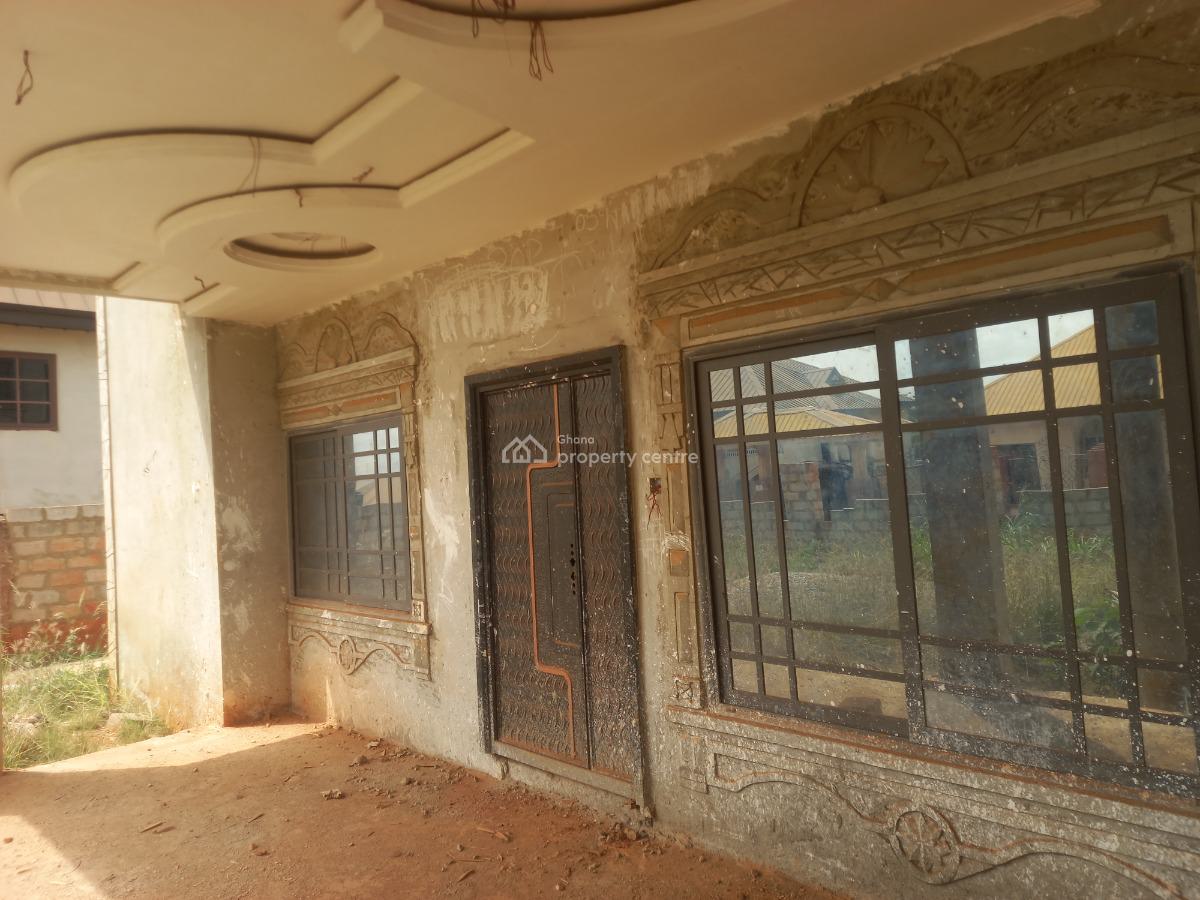 10 Bedrooms, Pakyi No 2. Santasi Road., Kumasi Metropolitan, Ashanti, House for Sale