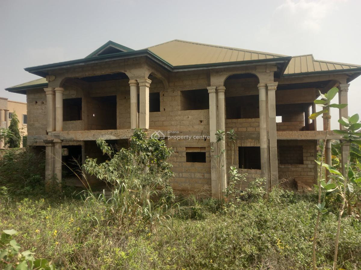 9 Bedrooms  ( Near Main Highway) 2 Plots., Pakyi No 2. on Santasi Anwiankwanta Road., Kumasi Metropolitan, Ashanti, House for Sale