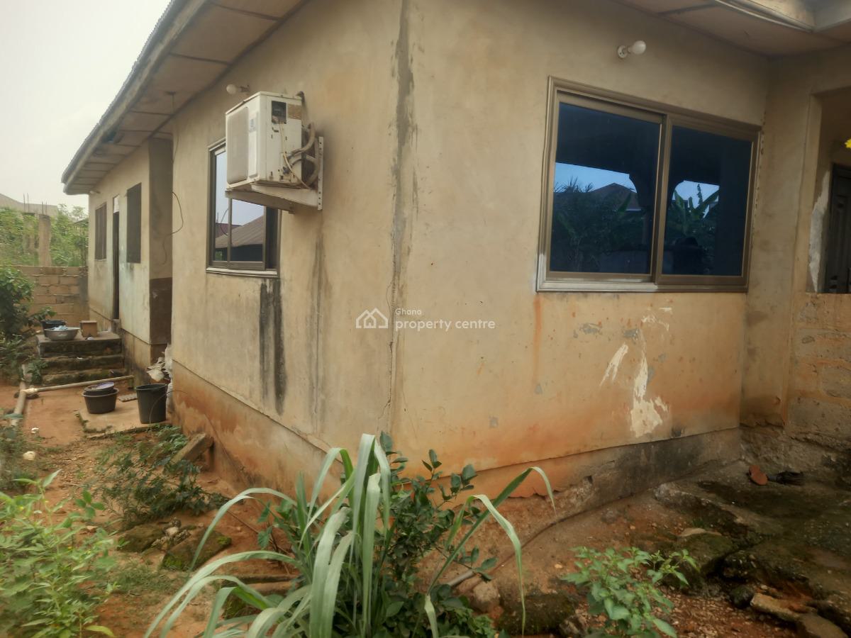 4 Bedrooms, Santasi Ampatia, Near Santasi Station., Kumasi Metropolitan, Ashanti, House for Sale