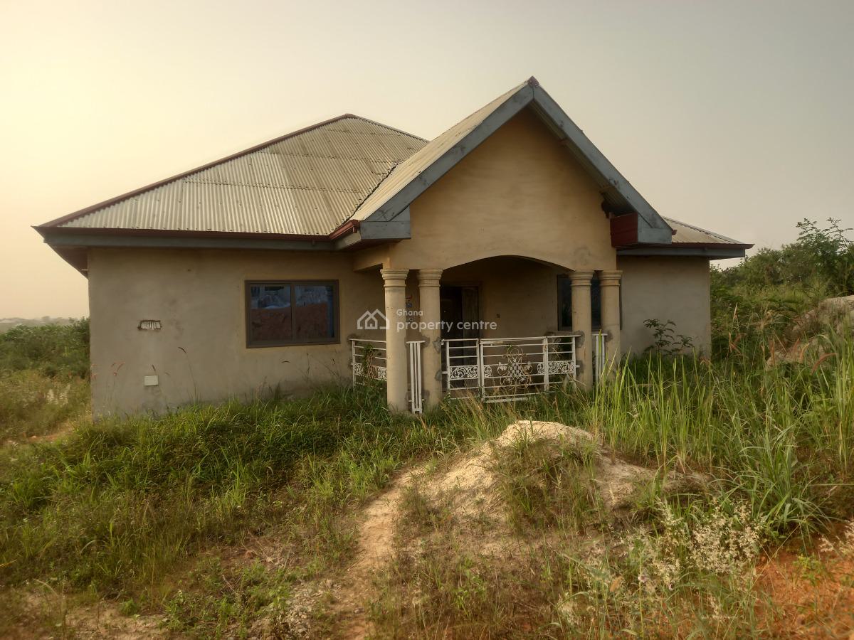 9 Bedrooms  ( Single Rooms Self Contain), Kumasi Lake Road, Jachie., Bosomtwe, Ashanti, House for Sale