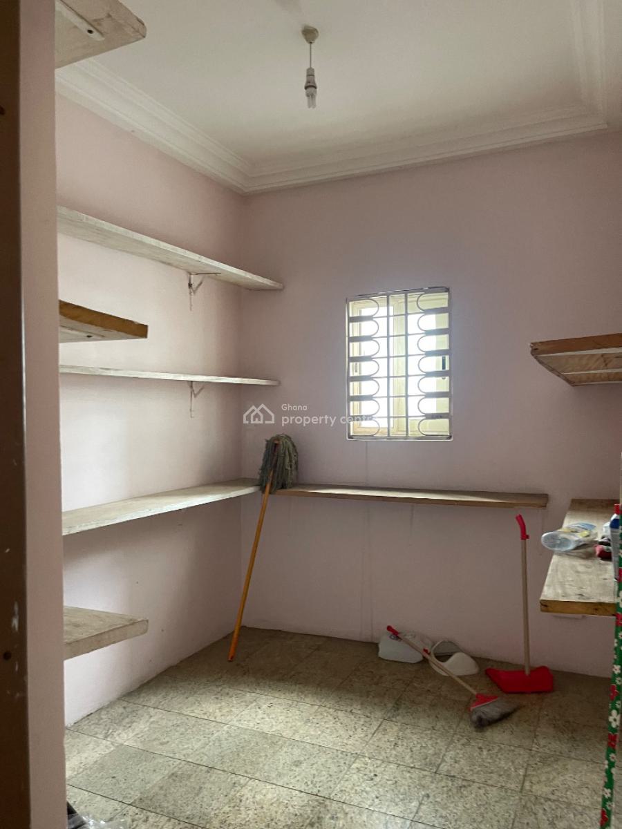 Luxurious 4-bedroom,2-room Bq + Swimming Pool, Airport Hills Next to Lister Hospital, East Airport, Airport Residential Area, Accra, House for Sale