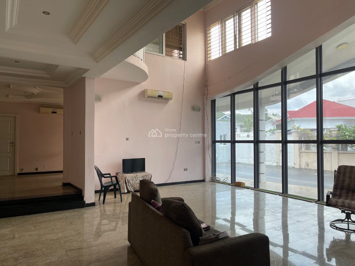 Luxurious 4-bedroom,2-room Bq + Swimming Pool, Airport Hills Next to Lister Hospital, East Airport, Airport Residential Area, Accra, House for Sale