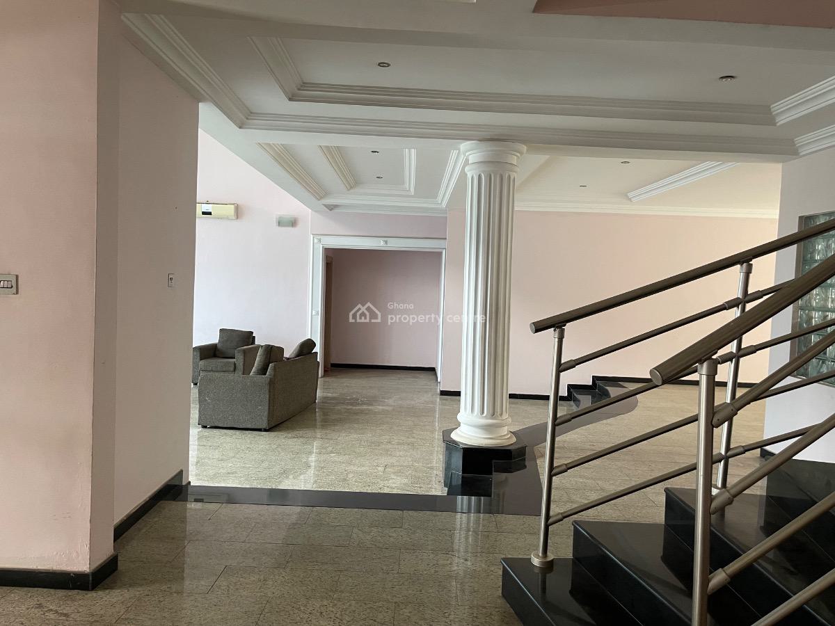 Luxurious 4-bedroom,2-room Bq + Swimming Pool, Airport Hills Next to Lister Hospital, East Airport, Airport Residential Area, Accra, House for Sale