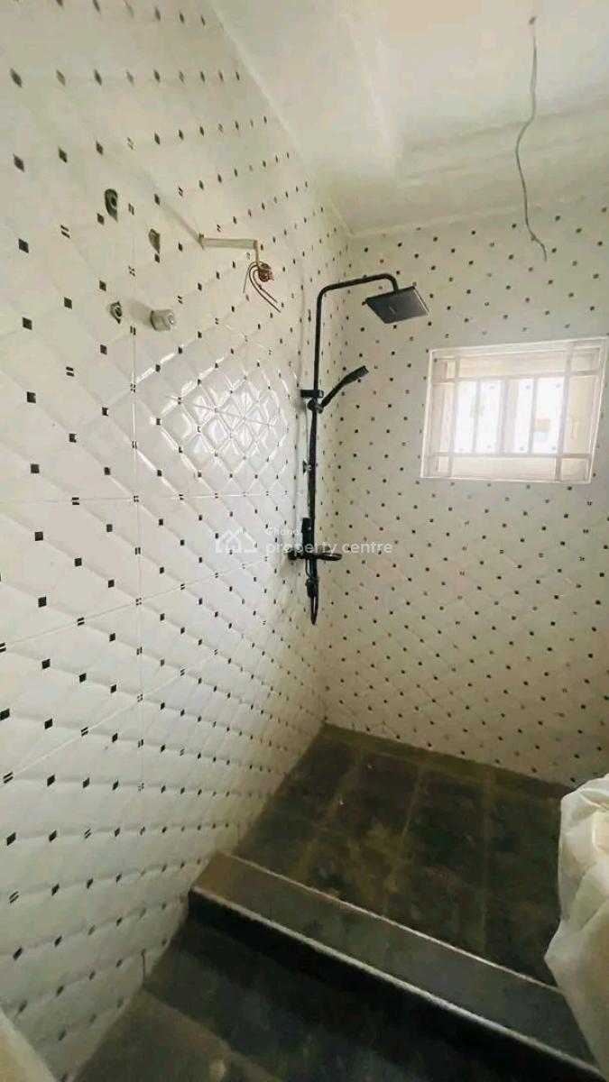 Executive 6-bedroom House @ Tesano, Tesano, Accra, House for Rent