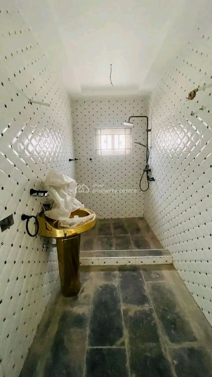 Executive 6-bedroom House @ Tesano, Tesano, Accra, House for Rent