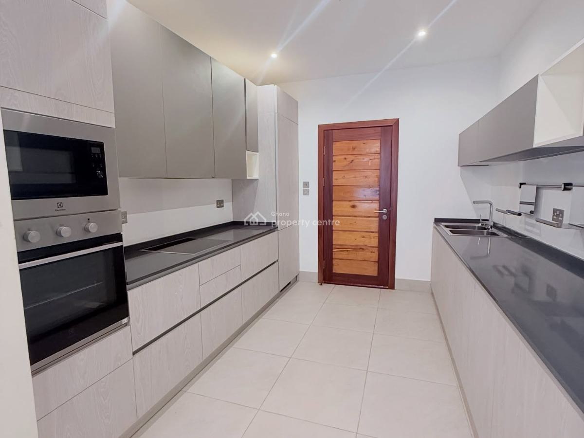 Luxurious Fully Furnished 3-bedroom Smart Homr+ Bq @ Cantonment, Cantonments, Accra, Townhouse for Rent