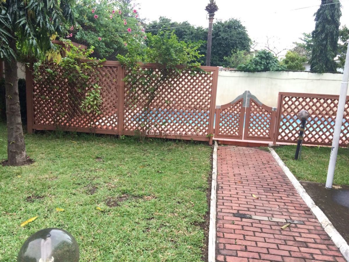 6 Bedroom House in Ridge, North Ridge, Accra, Detached Duplex for Sale