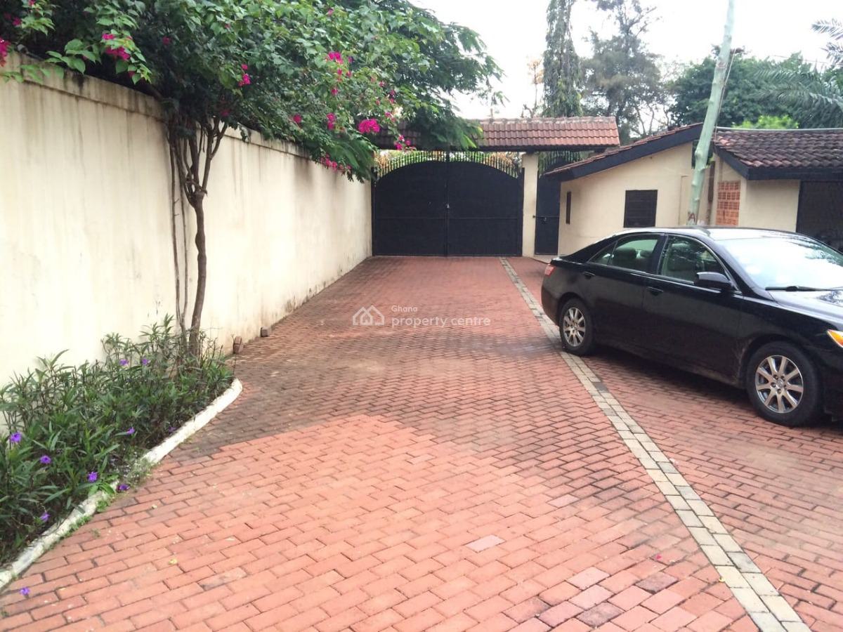 6 Bedroom House in Ridge, North Ridge, Accra, Detached Duplex for Sale