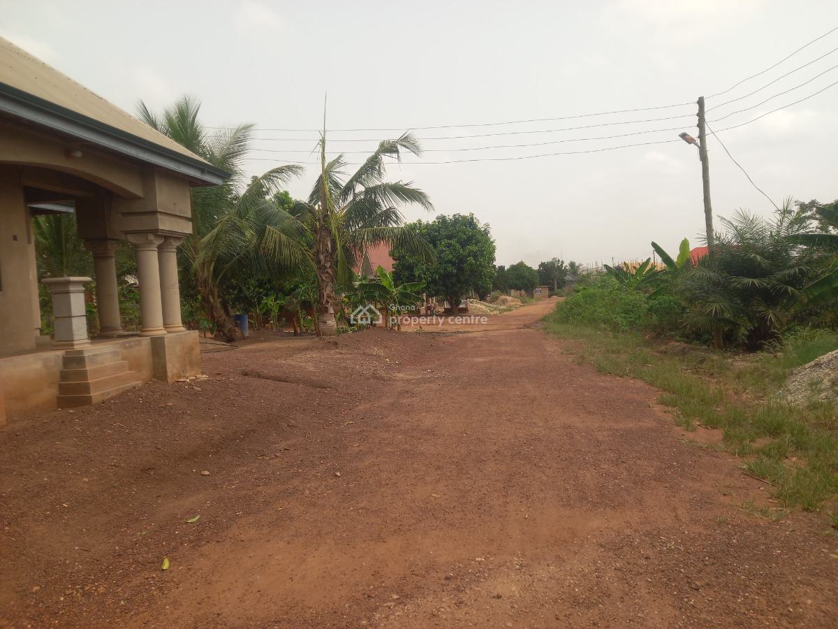 Plot  ( Pakyi No. 2) Near Main Highway Road., Pakyi No 2.  on Santasi Anwiankwanta Road., Kumasi Metropolitan, Ashanti, Residential Land for Sale