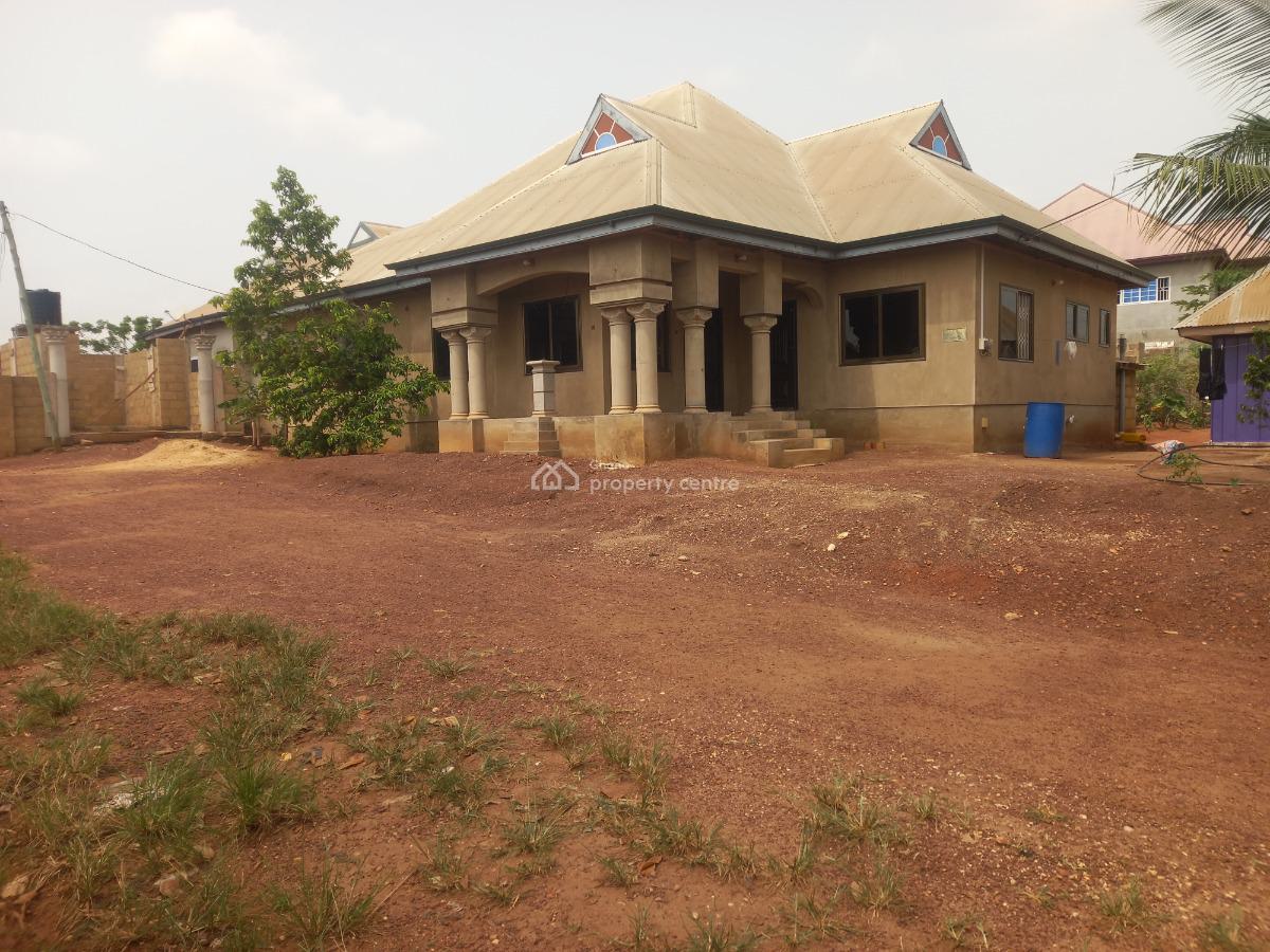 Plot  ( Pakyi No. 2) Near Main Highway Road., Pakyi No 2.  on Santasi Anwiankwanta Road., Kumasi Metropolitan, Ashanti, Residential Land for Sale