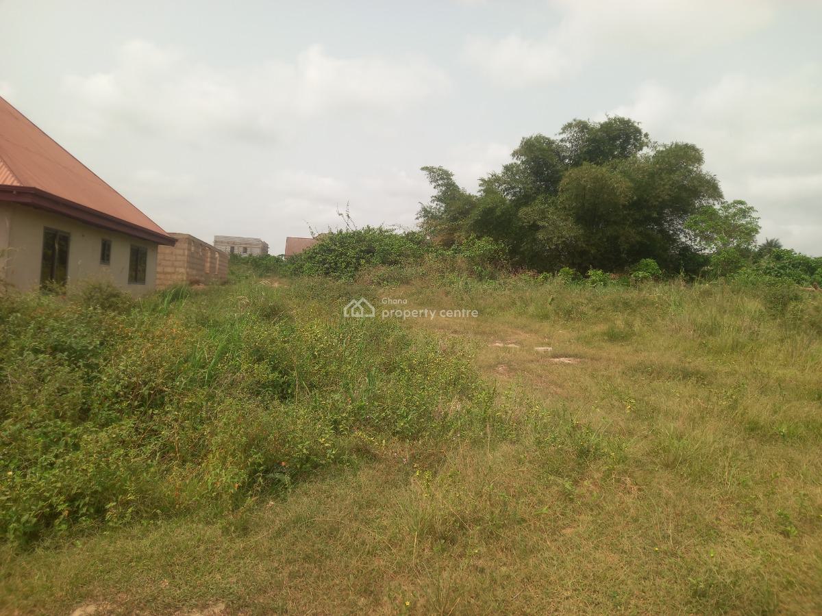 Plot   ( Paky No. 1 )  5th Plot  Main Road (semenhyia)., Pakyi No 1. Semenhyia., Kumasi Metropolitan, Ashanti, Residential Land for Sale