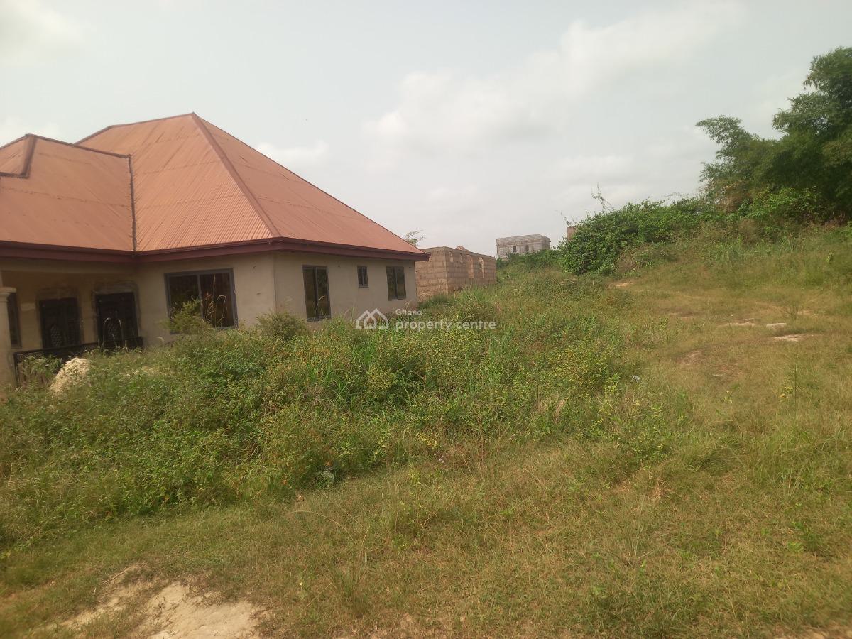 Plot   ( Paky No. 1 )  5th Plot  Main Road (semenhyia)., Pakyi No 1. Semenhyia., Kumasi Metropolitan, Ashanti, Residential Land for Sale