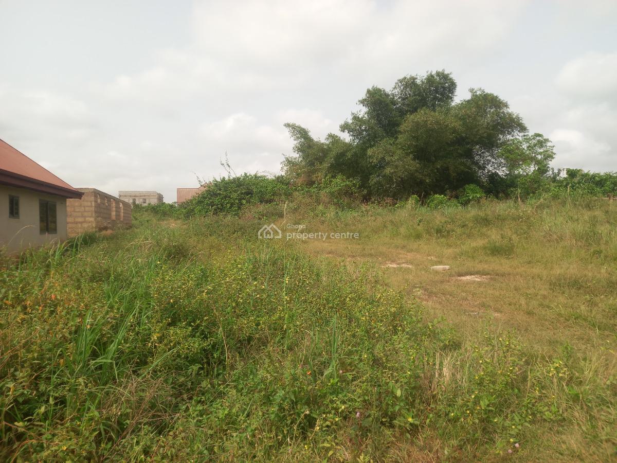 Plot   ( Paky No. 1 )  5th Plot  Main Road (semenhyia)., Pakyi No 1. Semenhyia., Kumasi Metropolitan, Ashanti, Residential Land for Sale