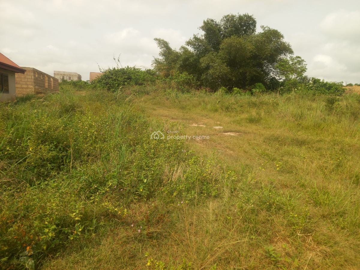 Plot   ( Paky No. 1 )  5th Plot  Main Road (semenhyia)., Pakyi No 1. Semenhyia., Kumasi Metropolitan, Ashanti, Residential Land for Sale