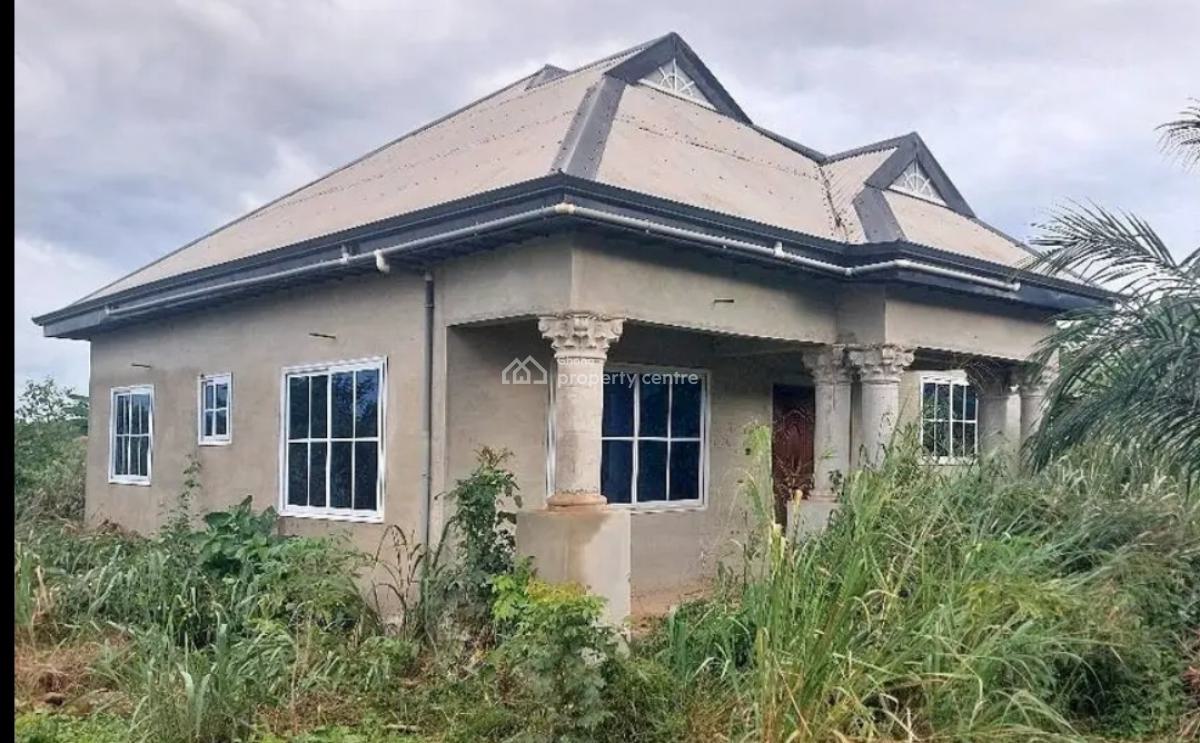 3 Bedrooms   ( on Full Plot) Kwamo/ Jachie., Kwamo/ Adako Jachie, on Tech Ejisu Road., Ejisu-juaben Municipal, Ashanti, House for Sale