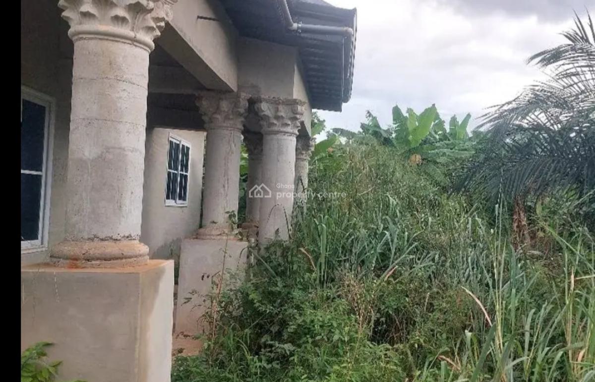 3 Bedrooms   ( on Full Plot) Kwamo/ Jachie., Kwamo/ Adako Jachie, on Tech Ejisu Road., Ejisu-juaben Municipal, Ashanti, House for Sale