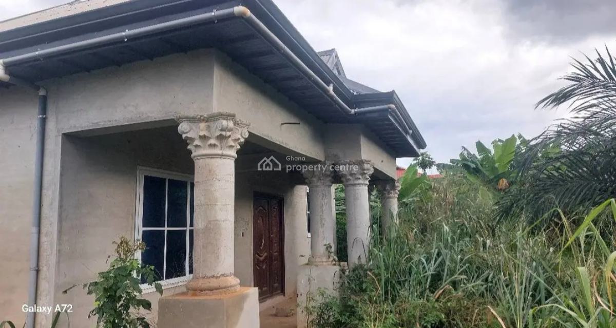 3 Bedrooms   ( on Full Plot) Kwamo/ Jachie., Kwamo/ Adako Jachie, on Tech Ejisu Road., Ejisu-juaben Municipal, Ashanti, House for Sale