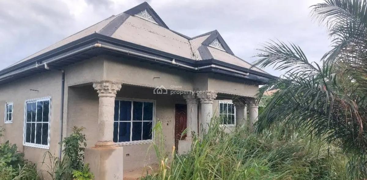 3 Bedrooms   ( on Full Plot) Kwamo/ Jachie., Kwamo/ Adako Jachie, on Tech Ejisu Road., Ejisu-juaben Municipal, Ashanti, House for Sale
