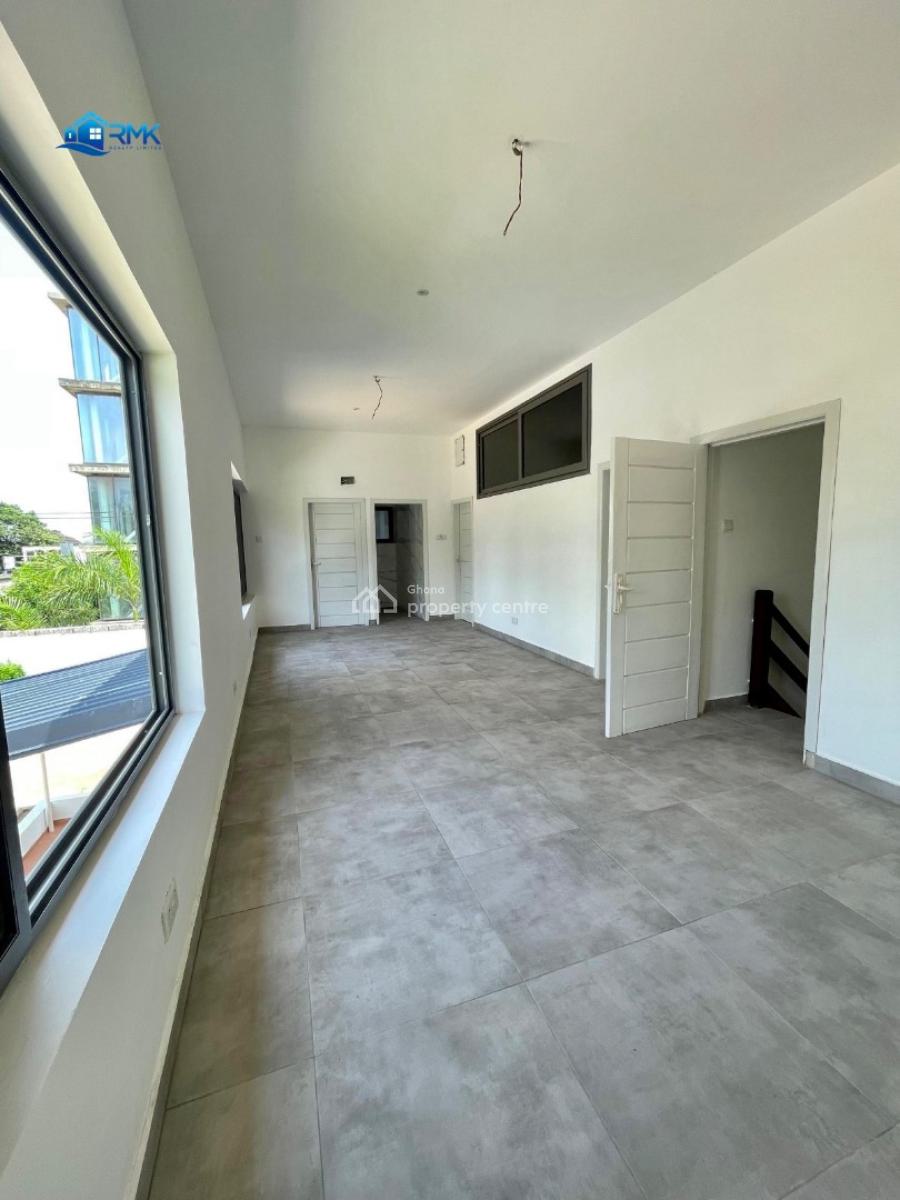 4 Bedroom Standalone House with Lovely Garden, Osu, Accra, Detached Bungalow for Rent