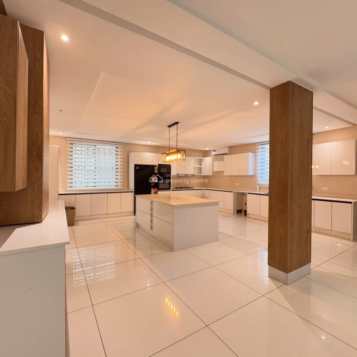 Executive 6 Bedroom, Spintex, Accra, House for Sale