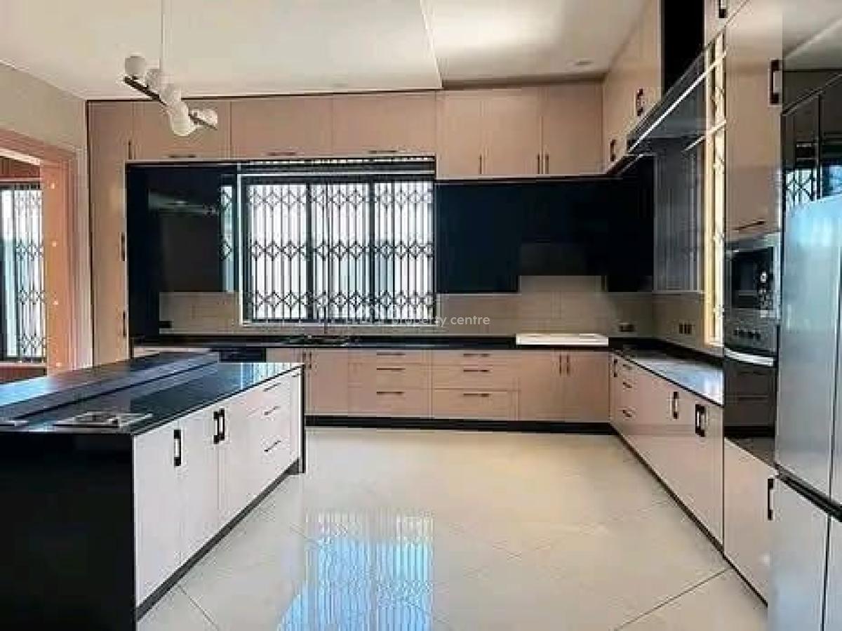 Luxurious 5-bedroom Townhouse @ East Airport, East Airport, Airport Residential Area, Accra, Townhouse for Sale