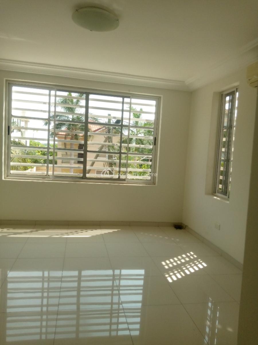 Executive 3-ɓedroom Detached House @ East Airport, East Airport, Airport Residential Area, Accra, House for Rent