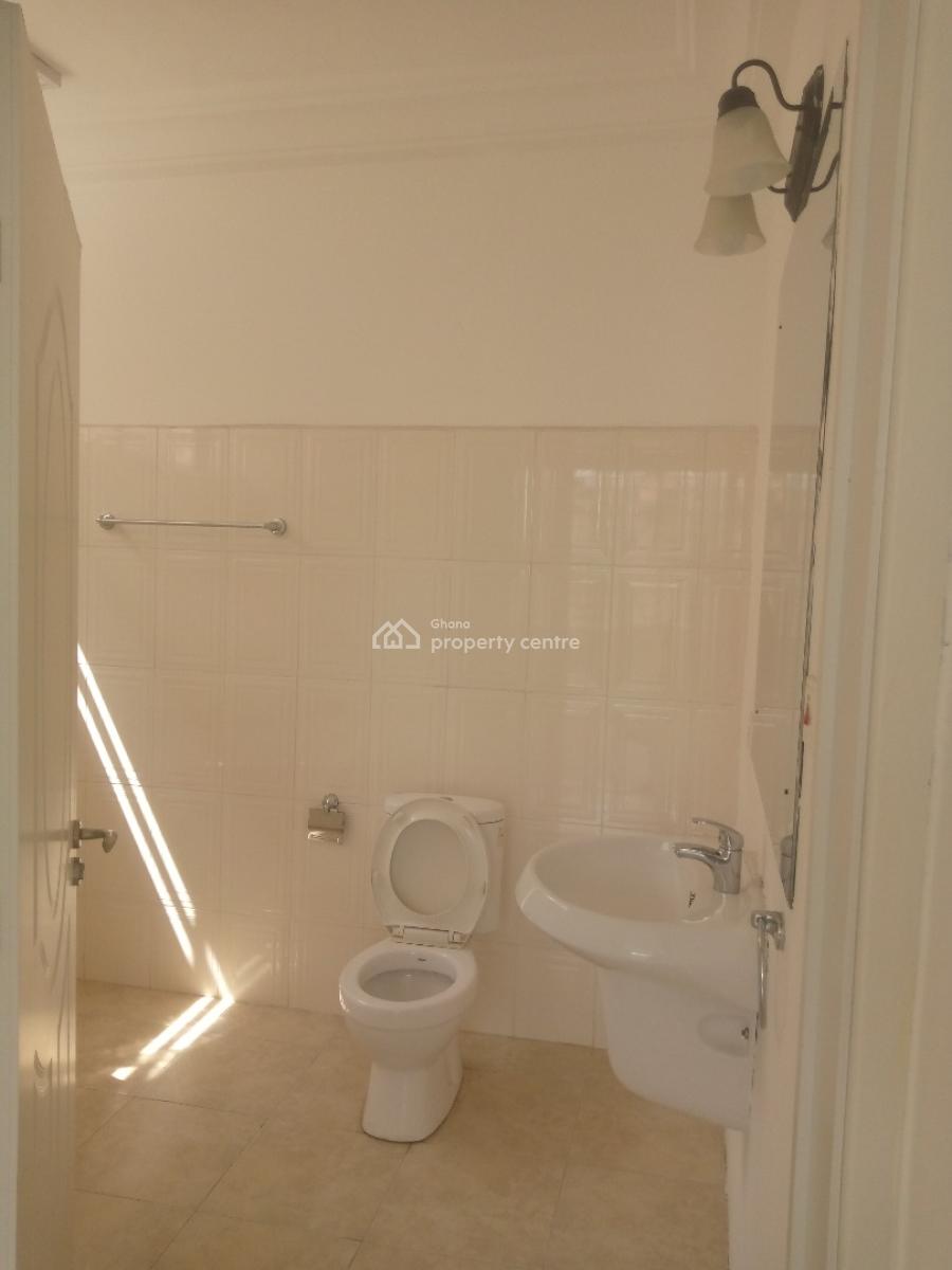 Executive 3-ɓedroom Detached House @ East Airport, East Airport, Airport Residential Area, Accra, House for Rent
