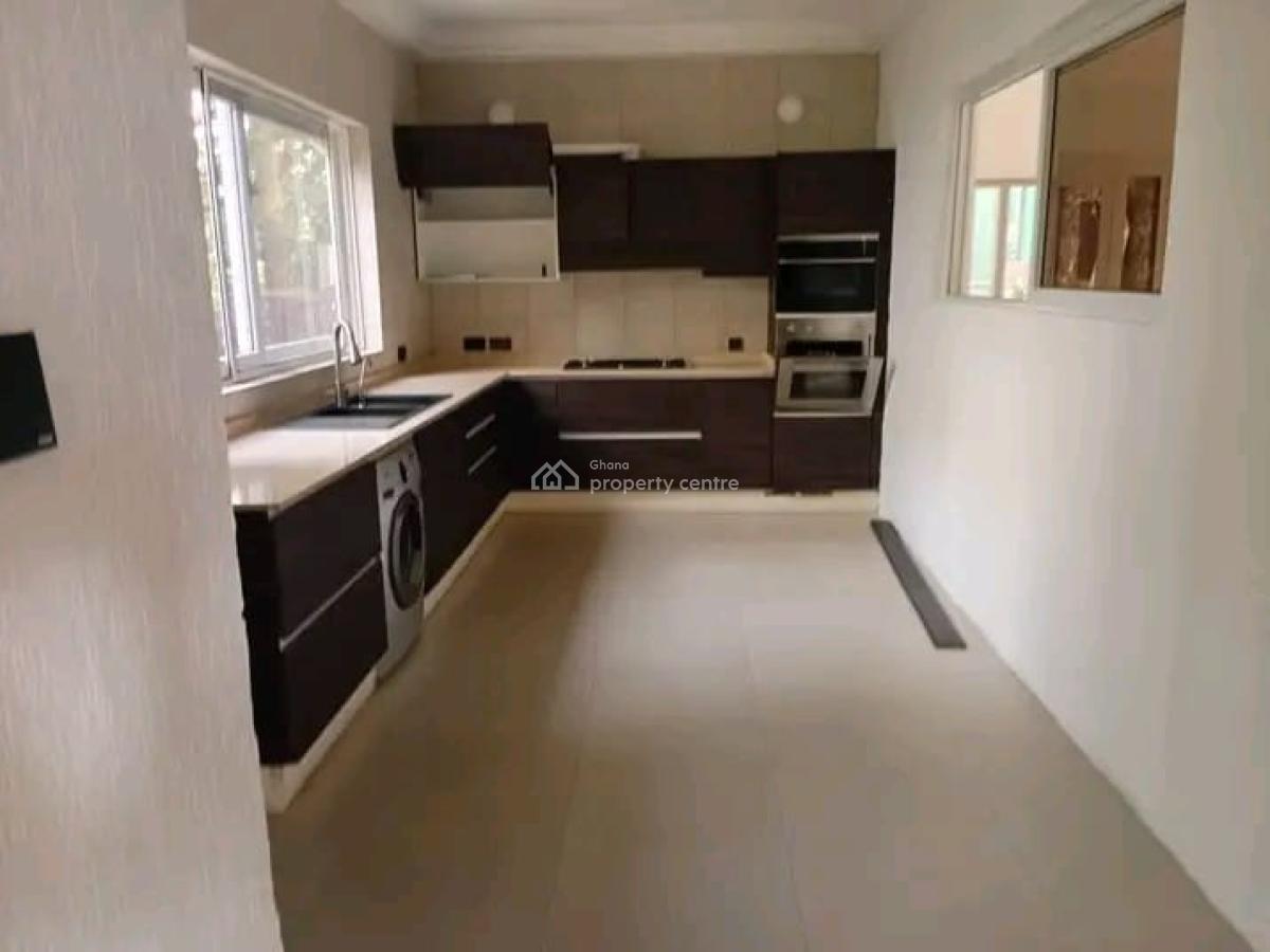 Executive 4-bedroom Townhouse @ Airport Residential, Airport Residential Area, Accra, House for Rent