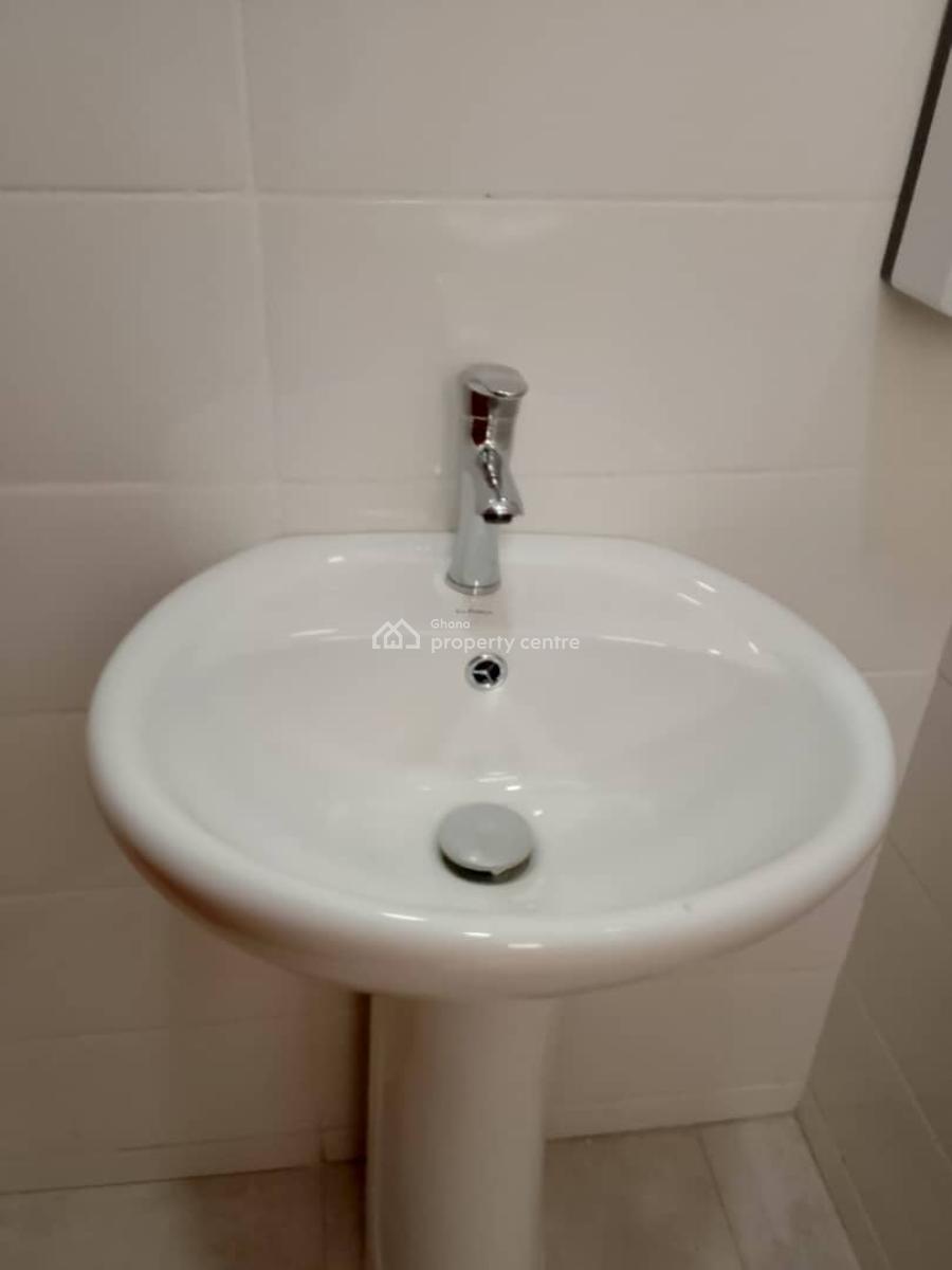 Commercial  Property, Tse Addo Goil Filling Station, Tse Addo, Accra, Office Space for Rent