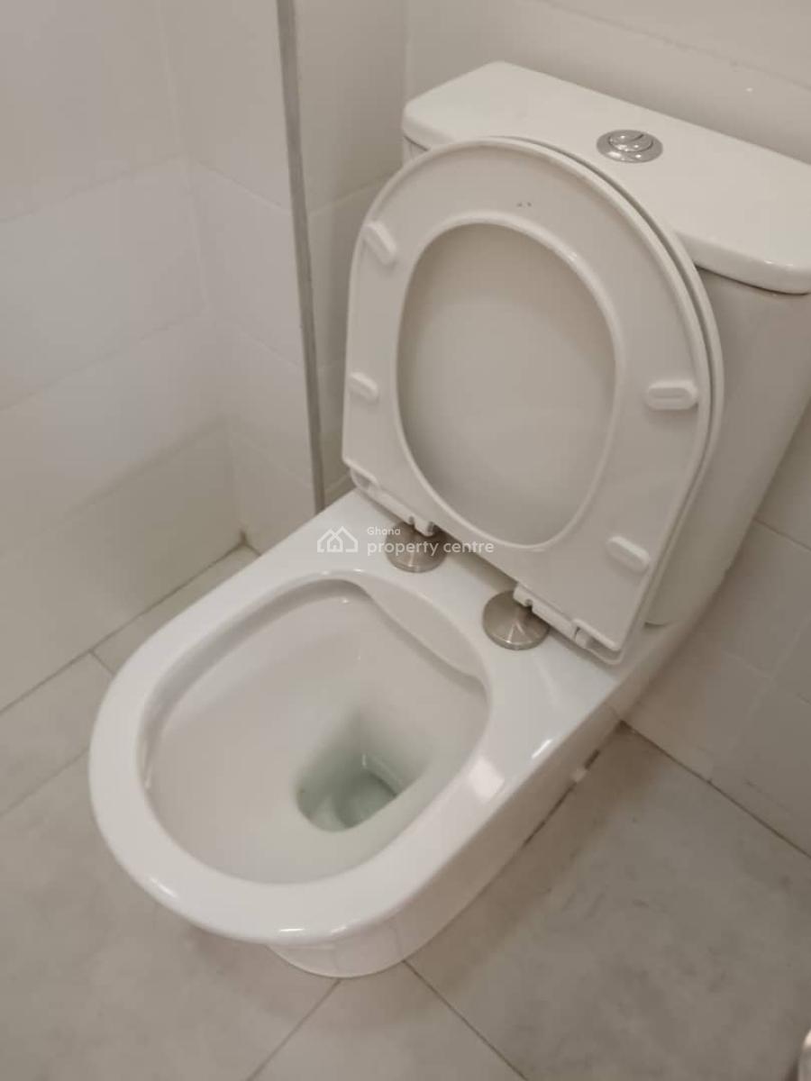 Commercial  Property, Tse Addo Goil Filling Station, Tse Addo, Accra, Office Space for Rent