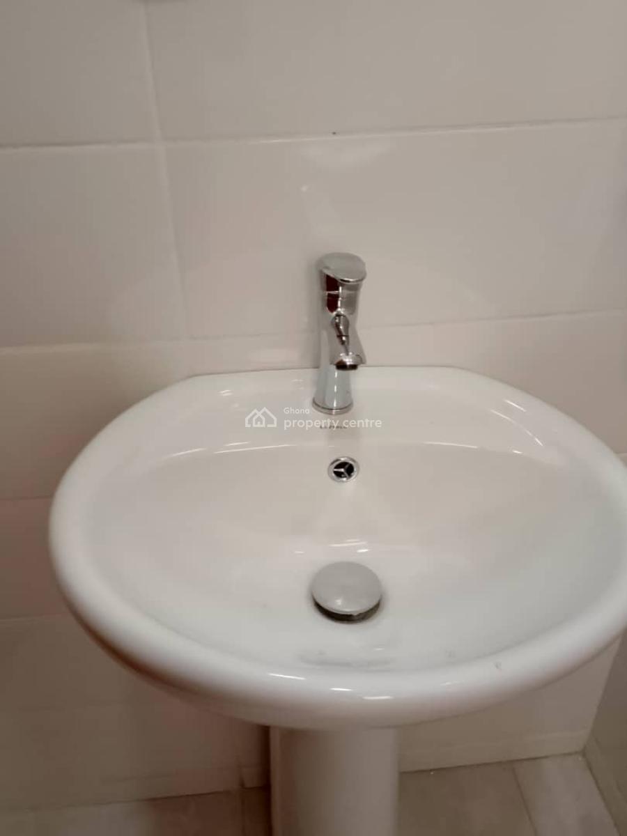 Commercial  Property, Tse Addo Goil Filling Station, Tse Addo, Accra, Office Space for Rent