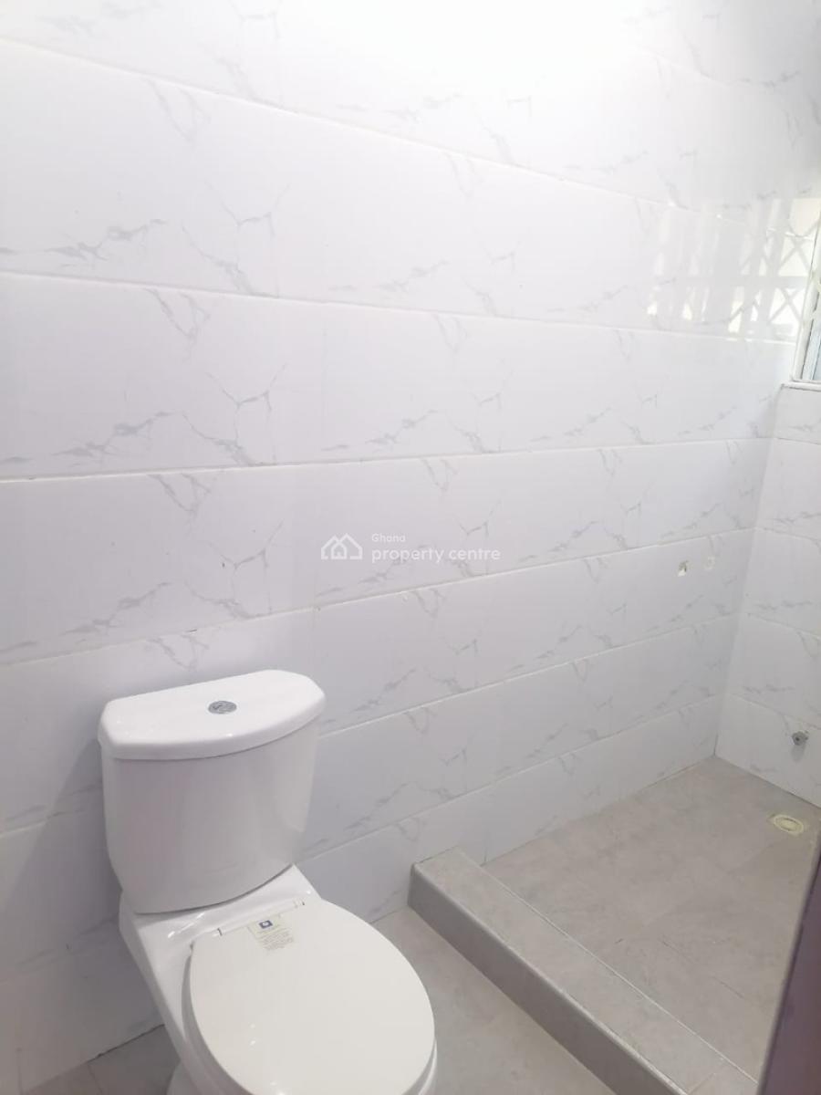 5 Bedroom House Plus a Boys Quarrers, Special Ice Area, Oyarifa, La Nkwantanang Madina Municipal, Accra, House for Rent