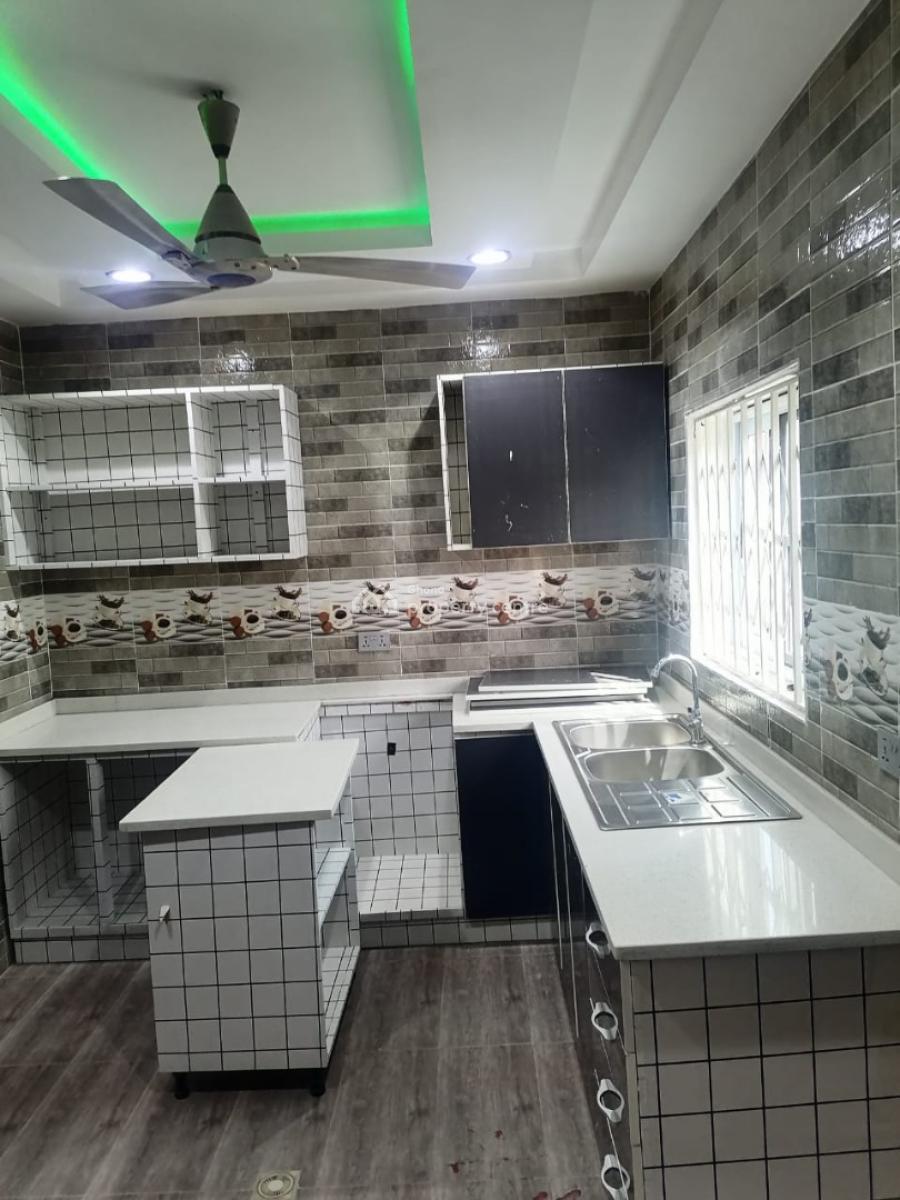 5 Bedroom House Plus a Boys Quarrers, Special Ice Area, Oyarifa, La Nkwantanang Madina Municipal, Accra, House for Rent