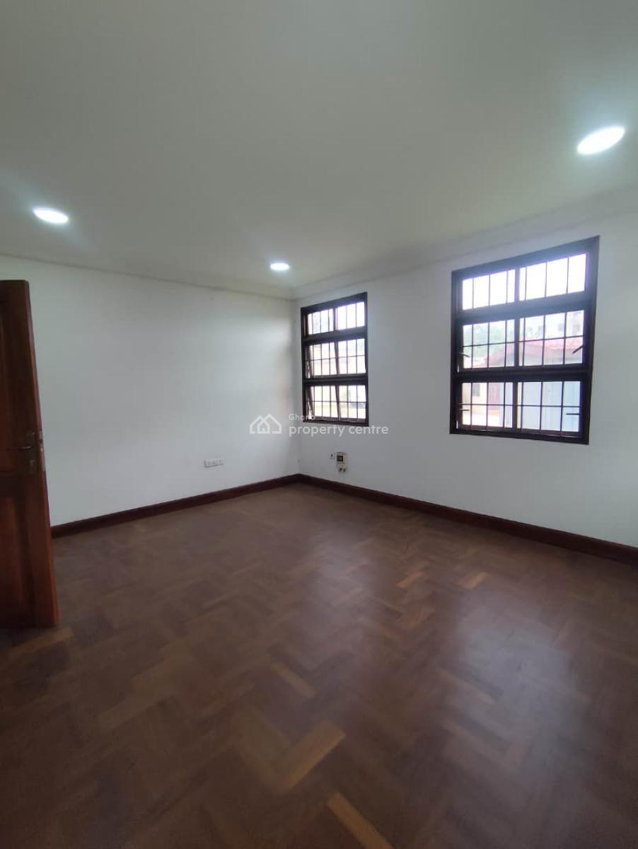 15 Bedrooms  House  Plus 3 Bedroom Boys Quarters, Roman Ridge, Roman Ridge, Accra, House for Rent