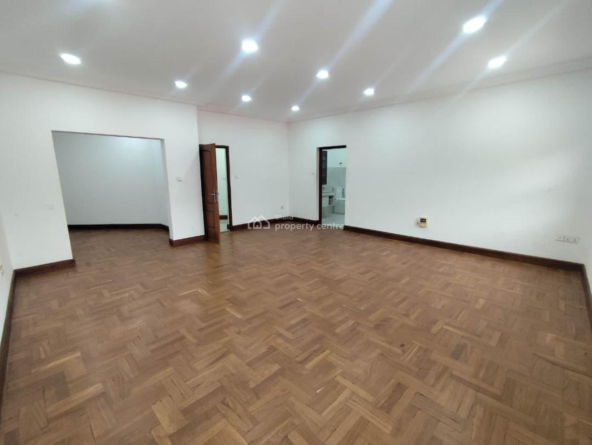 15 Bedrooms  House  Plus 3 Bedroom Boys Quarters, Roman Ridge, Roman Ridge, Accra, House for Rent