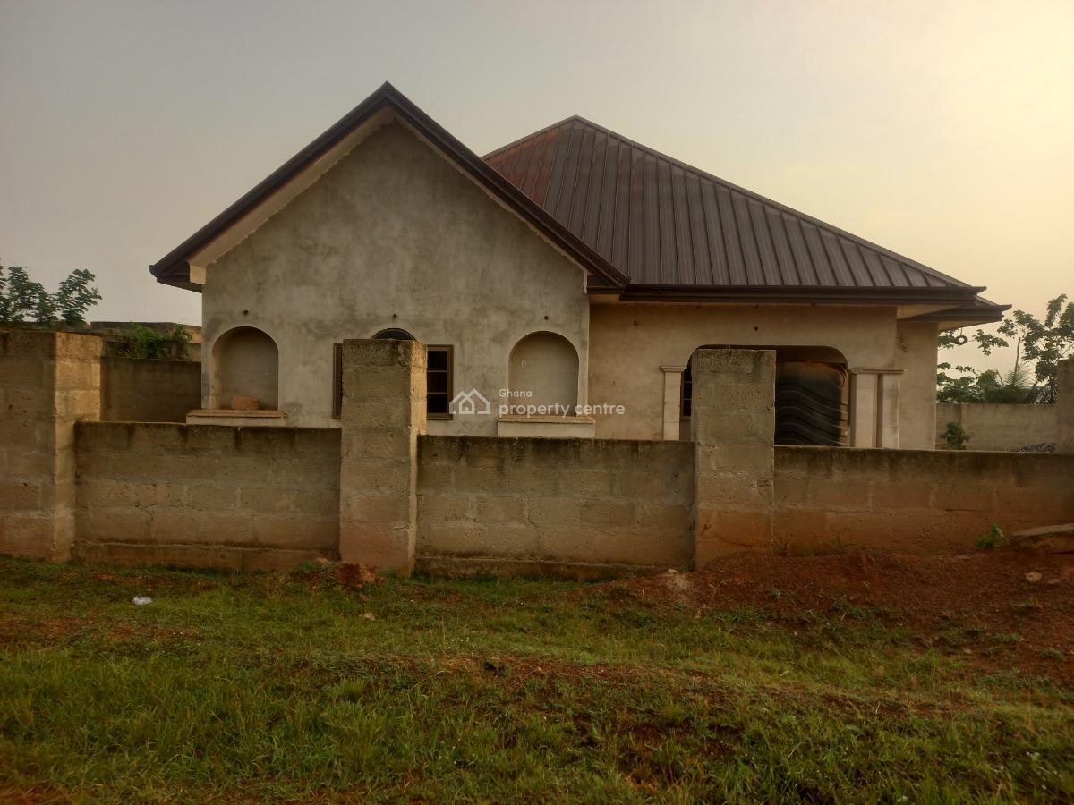 3 Bedrooms  ( on Full Plot), Ejisu Saapeh, Near Ejisu Onwe., Ejisu-juaben Municipal, Ashanti, House for Sale