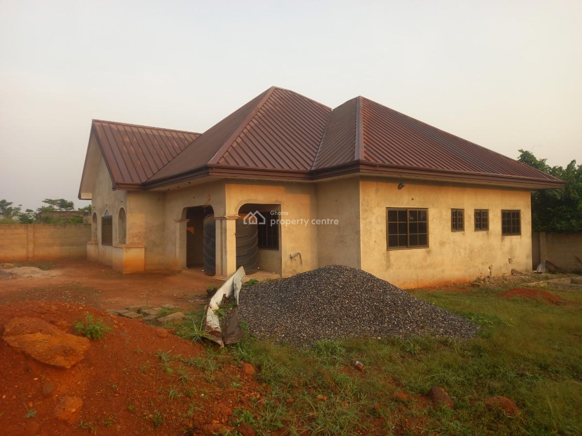 3 Bedrooms  ( on Full Plot), Ejisu Saapeh, Near Ejisu Onwe., Ejisu-juaben Municipal, Ashanti, House for Sale