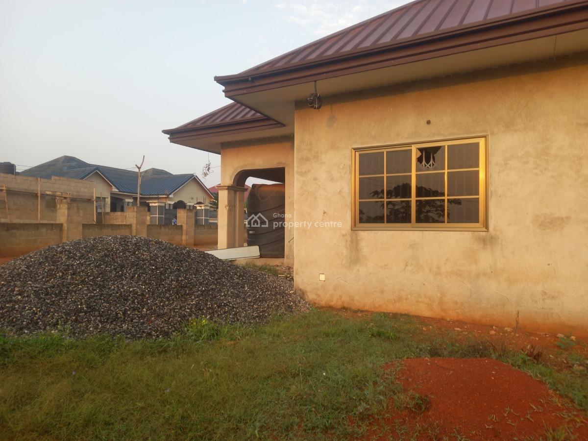 3 Bedrooms  ( on Full Plot), Ejisu Saapeh, Near Ejisu Onwe., Ejisu-juaben Municipal, Ashanti, House for Sale