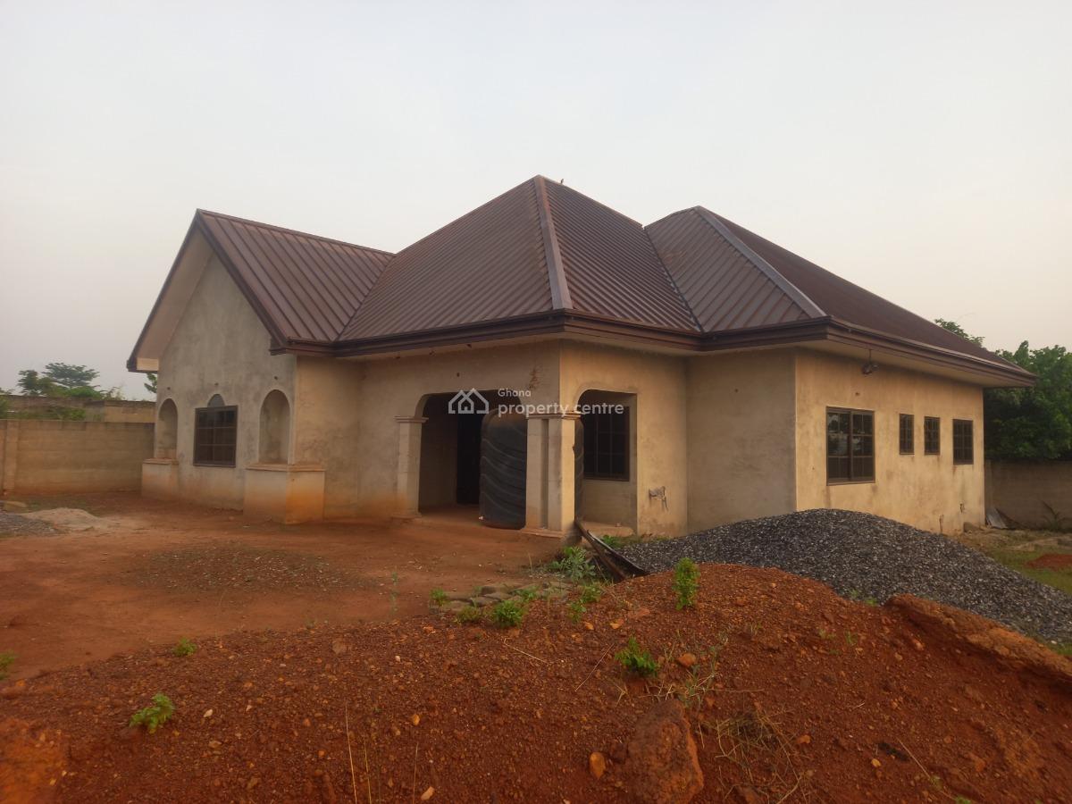 3 Bedrooms  ( on Full Plot), Ejisu Saapeh, Near Ejisu Onwe., Ejisu-juaben Municipal, Ashanti, House for Sale