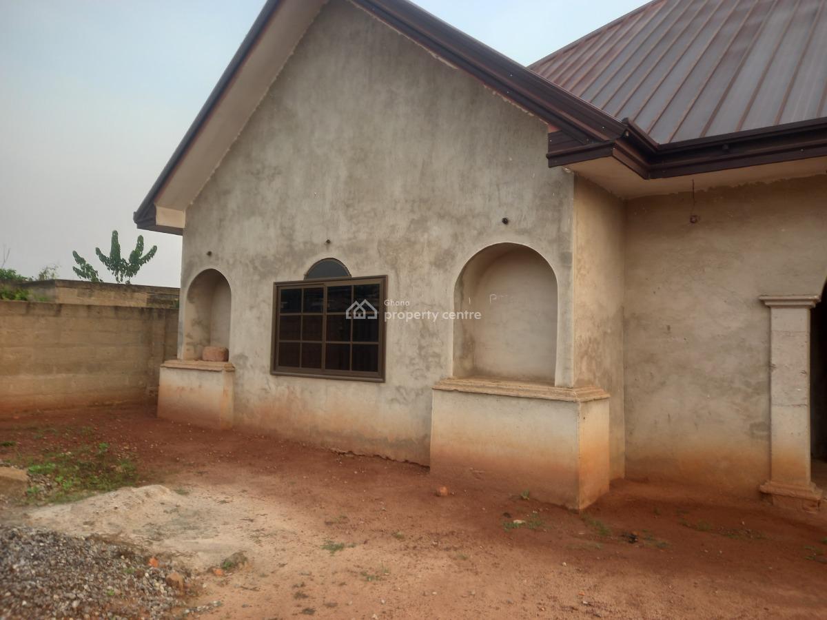 3 Bedrooms  ( on Full Plot), Ejisu Saapeh, Near Ejisu Onwe., Ejisu-juaben Municipal, Ashanti, House for Sale