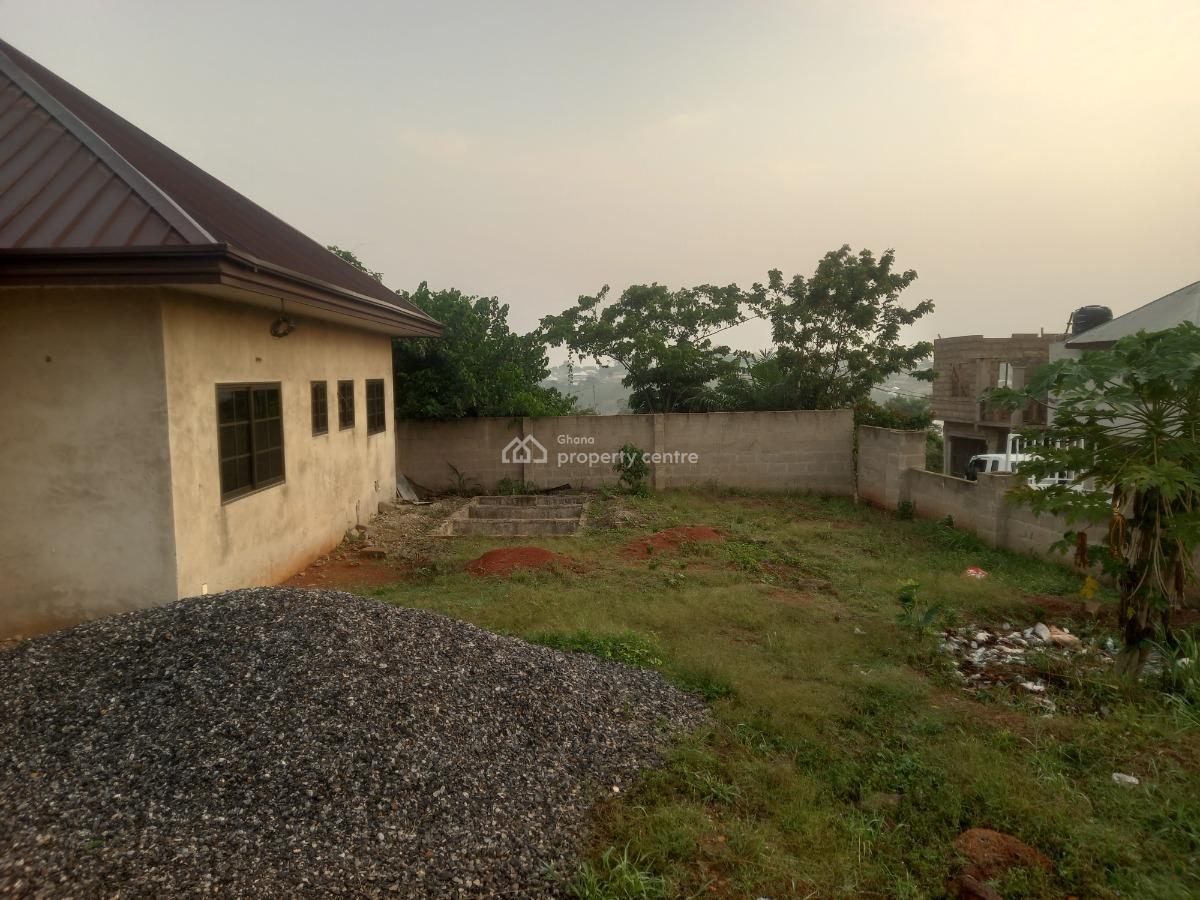 3 Bedrooms  ( on Full Plot), Ejisu Saapeh, Near Ejisu Onwe., Ejisu-juaben Municipal, Ashanti, House for Sale
