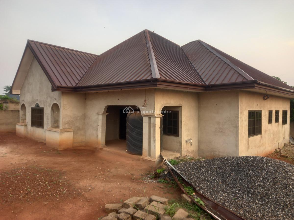 3 Bedrooms  ( on Full Plot), Ejisu Saapeh, Near Ejisu Onwe., Ejisu-juaben Municipal, Ashanti, House for Sale