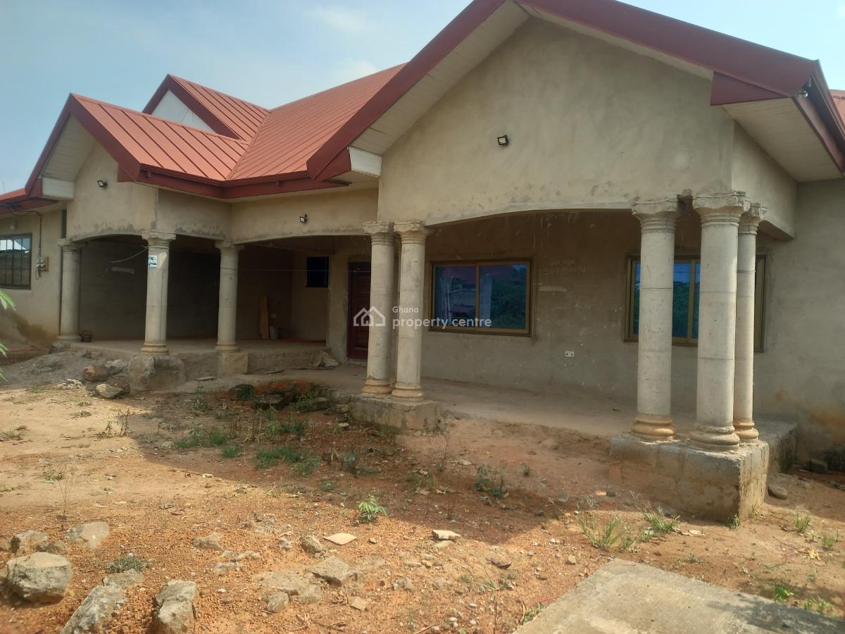 5 Bedrooms, Sepaase Amoabeng, Near Abuakwa., Kumasi Metropolitan, Ashanti, House for Sale