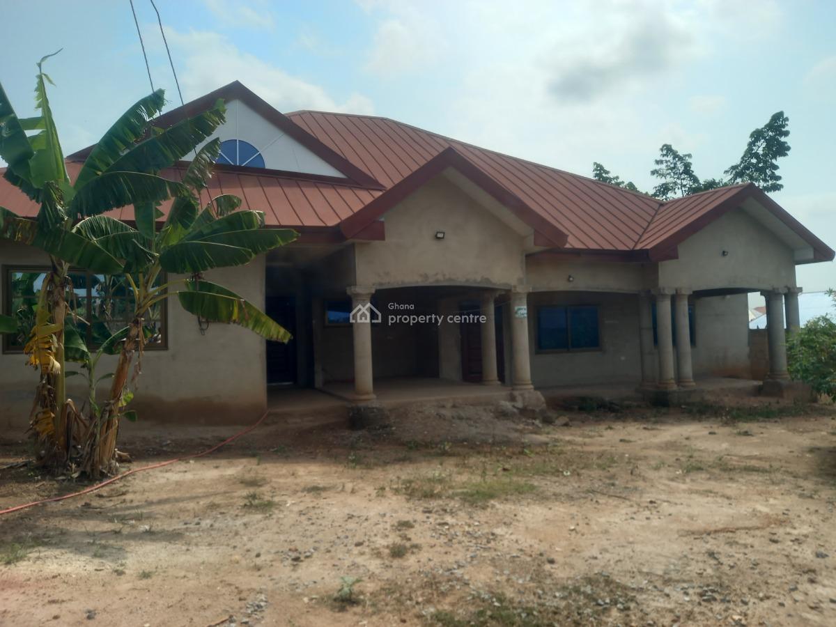 5 Bedrooms, Sepaase Amoabeng, Near Abuakwa., Kumasi Metropolitan, Ashanti, House for Sale