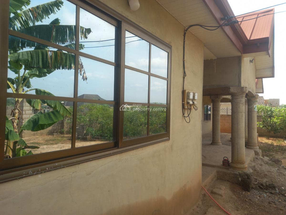 5 Bedrooms, Sepaase Amoabeng, Near Abuakwa., Kumasi Metropolitan, Ashanti, House for Sale