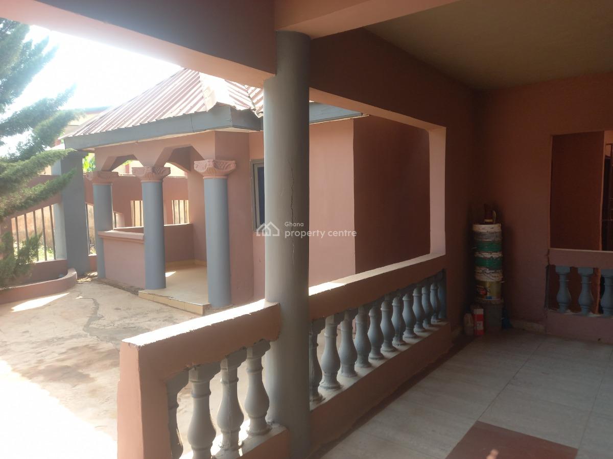 9 Bedrooms, Abuakwa, Near Sofoline Kwadaso, Kumasi Metropolitan, Ashanti, House for Sale